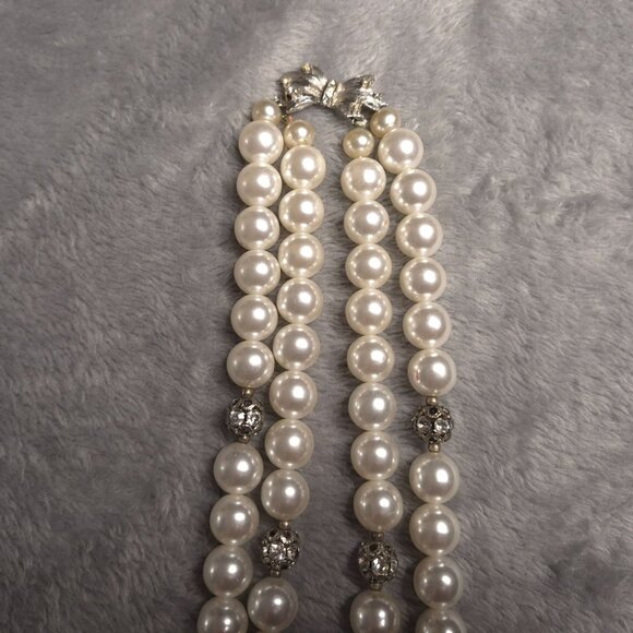 Vintage Faux Pearl Rhinestone Double-Strand Necklace Bow Clasp Imperfect - Picture 4 of 6